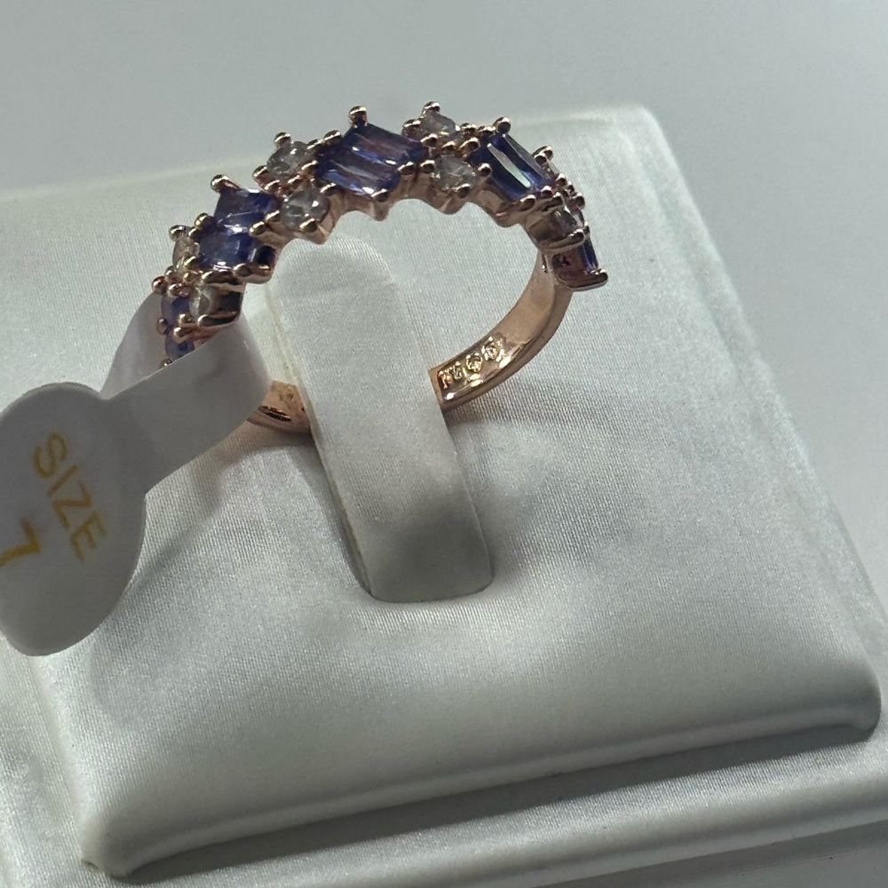Elegant Gold and Purple Women's Ring